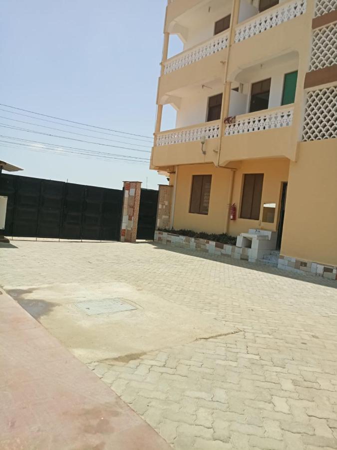 Golden Guest House- Miritini Mombasa Kültér fotó