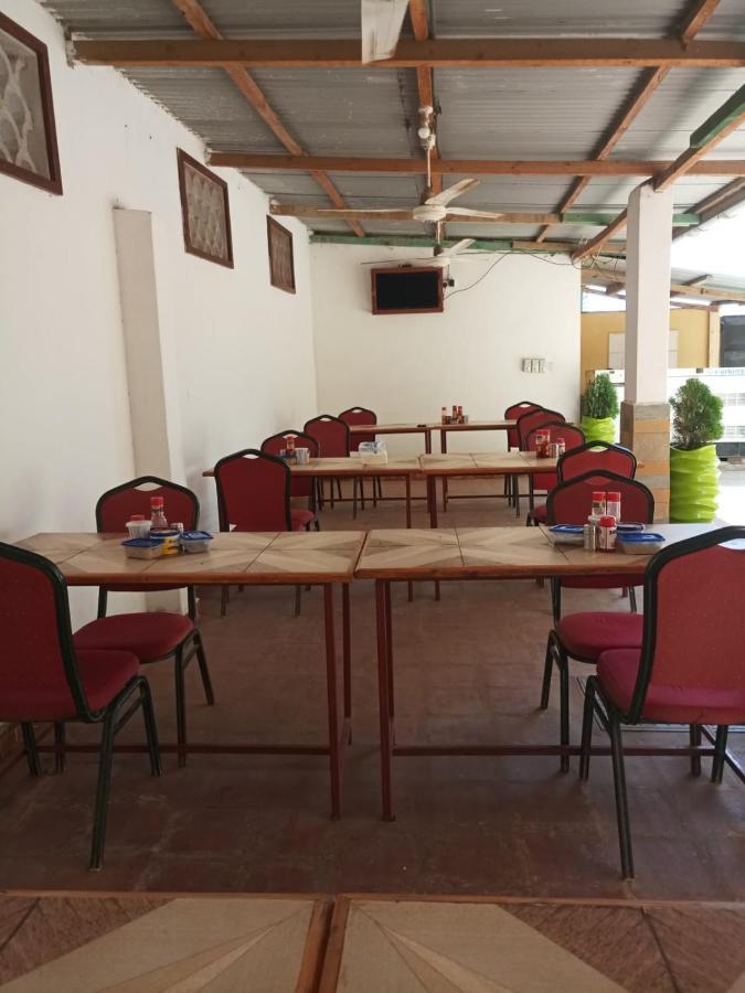 Golden Guest House- Miritini Mombasa Kültér fotó