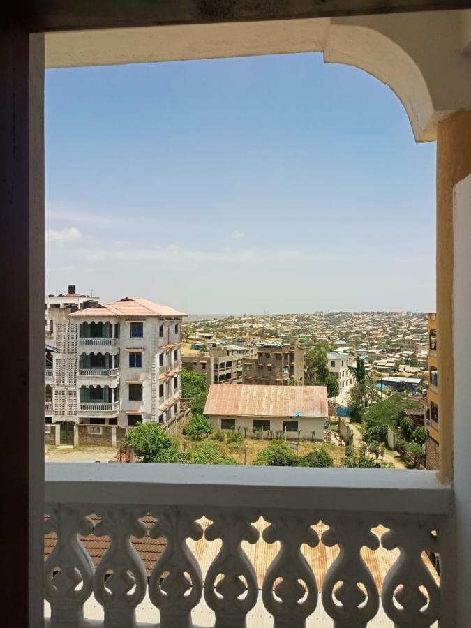Golden Guest House- Miritini Mombasa Kültér fotó