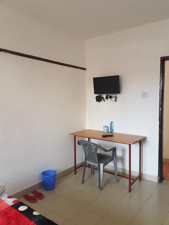 Golden Guest House- Miritini Mombasa Kültér fotó