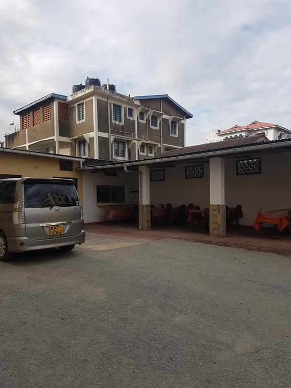 Golden Guest House- Miritini Mombasa Kültér fotó